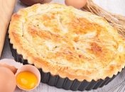 Нежный заливной пирог с яйцами