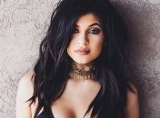 Красотка Кайли Дженнер выложила смелые снимки