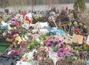 В Днепре начали борьбу с пластиковыми цветами