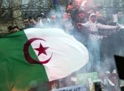 В Алжире возобновились массовые протесты