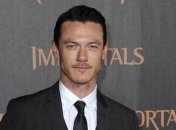 Люк Эванс сыграет графа Дракулу