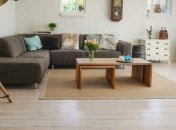 Эффектное пространство маленькой кухни: стильные столы (Фото)