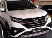 Toyota выпустила новый внедорожник на семь мест