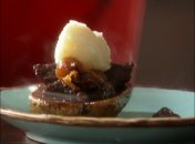 Тушёная говядина и фаршированный картофель