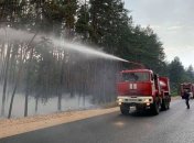 Из-за обстрелов оккупантов загорелся лес на Луганщине