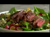 Салат со стейком и шпинатом