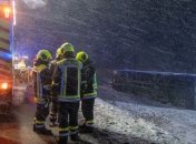 Сильные ветры и снегопад: В Германии непогода привела к авариям и жертвам