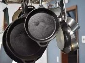 Отмыть сковороду можно обычным уксусом