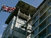 Посольство Британии в Москве забросали  манекенами