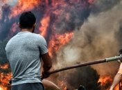 Огненная стихия: в Греции продолжают бороться с лесными пожарами (Фото)