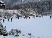 Украинские туристы провалились под лед на курорте в Польше (фото)