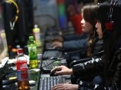 Китайские дети теперь обязаны навещать своих престарелых родителей