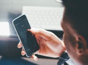 Лікарі розповіли, як відмова від гаджетів увечері впливає на якість сну