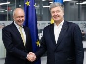 Порошенко поговорил с послом ЕС о "нормандском формате"