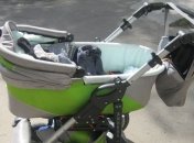 В Житомирской области женщина прятала боеприпасы в коляске ребенка