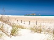 Туристы из Франции могут сесть в Италии на шесть лет из-за 40 кг украденного песка