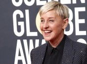 Защитная маска из подручных средств: Эллен Дедженерес показала мастер-класс на карантине (Видео)