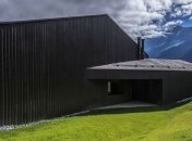 Эффектный горный домик во Франции (Фото)