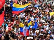 Протесты в Венесуэле: десятки пострадавших, отключены соцсети и телеканалы