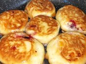 Оладки виходять ніжними, повітряними, дуже смачними