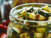 Такие кабачки станут великолепной закуской (изображение создано с помощью ИИ)