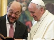 Папу Римского пригласили выступить перед депутатами