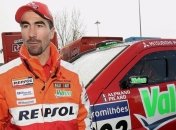 Легендарный горнолыжник невероятно спустился с песчаной горы (Видео)