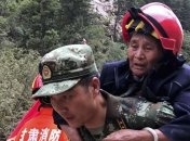 В Китае идет масштабная эвакуация людей из-за ужасного землетрясения в Сычуани