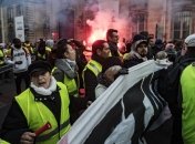 Протесты во Франции: рейтинг Макрона упал до рекордно низкого уровня