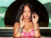 Ріанна продемонструвала гарячі літні фото у спідній білизні