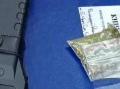 В Белой Церкви мужчина пришел в суд с наркотиками, его задержали 