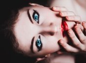 Названо 5 доступных методов, помогающих похудеть в лице