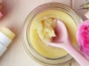 Как влияют на грудь специальные кремы