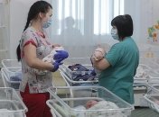 Коронавирус в Украине за сутки подтвердили у 23 детей и 81 медика