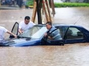 Сильные ливни: в Китае жертвами стихии стали не менее 14 человек