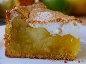 Нежный, ароматный, сочный пирог с невесомой меренгой