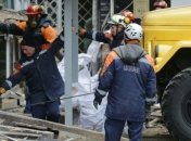 Обвал в Киеве: Мужчина без признаков жизни до сих пор под завалами