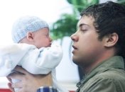 Ученые доказали, что отцы с высоким уровнем кортизола больше заботятся о ребенке