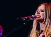 СМИ: Певица Аврил Лавин снова холостячка