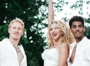 Суперблондинка Оля Полякова получила травму во время своего выступления