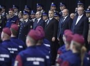 Венгрия открыла военную базу, чтобы остановить поток иммигрантов