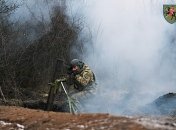 Українські військові тримають лінію оборони