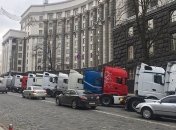 Під Кабміном мітингують міжнародні перевізники