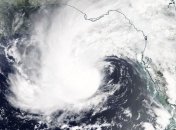 В США подсчитали ущерб от надвигающегося урагана "Альберто"