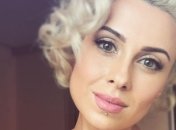 Солистка NIKITA продемонстрировала шпагат в лифте 