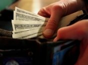 Украинцам разрешили менять валюту до 150 тыс. без паспорта