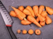 Будете жалкувати, якщо не зробите: закрутка з моркви, яка підійде для багатьох страв (відео)