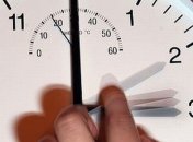 Сегодня украинцы переведут стрелки часов на 1 час вперед