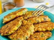 Рецепт дня: кукурузные оладьи с сыром