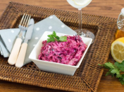 Пикантный салат из обычных продуктов